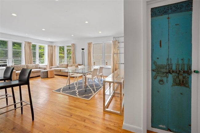 Photo - 1018 Meridian Ave Unit 5