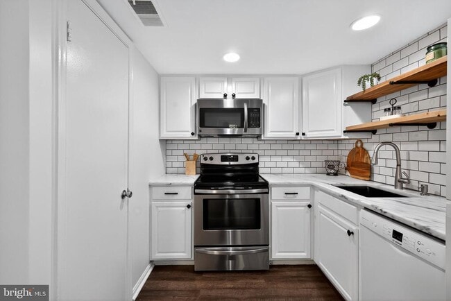 Building Photo - 1430 Greendale Ct Unit 1-1430