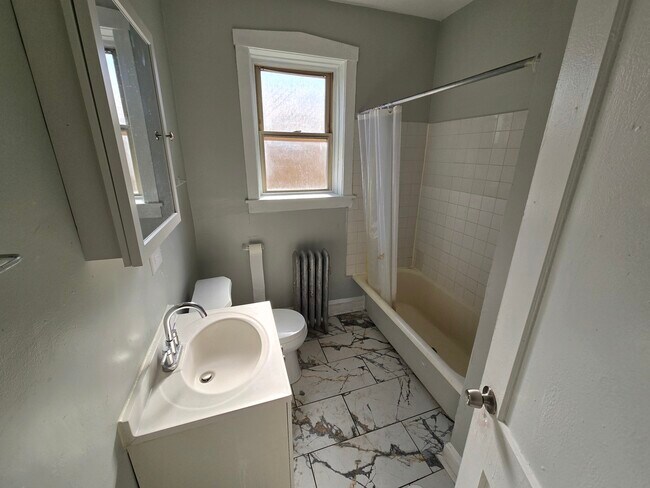 Photo - 4829 N Springfield Ave Unidad 3A