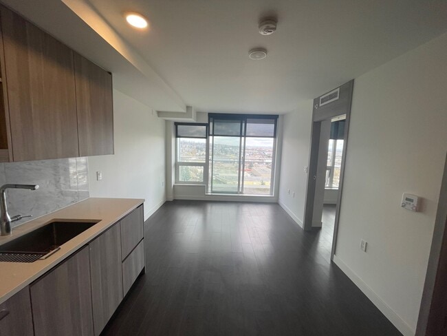 Photo - 1605-433 SW Marine Drive Unit 1605