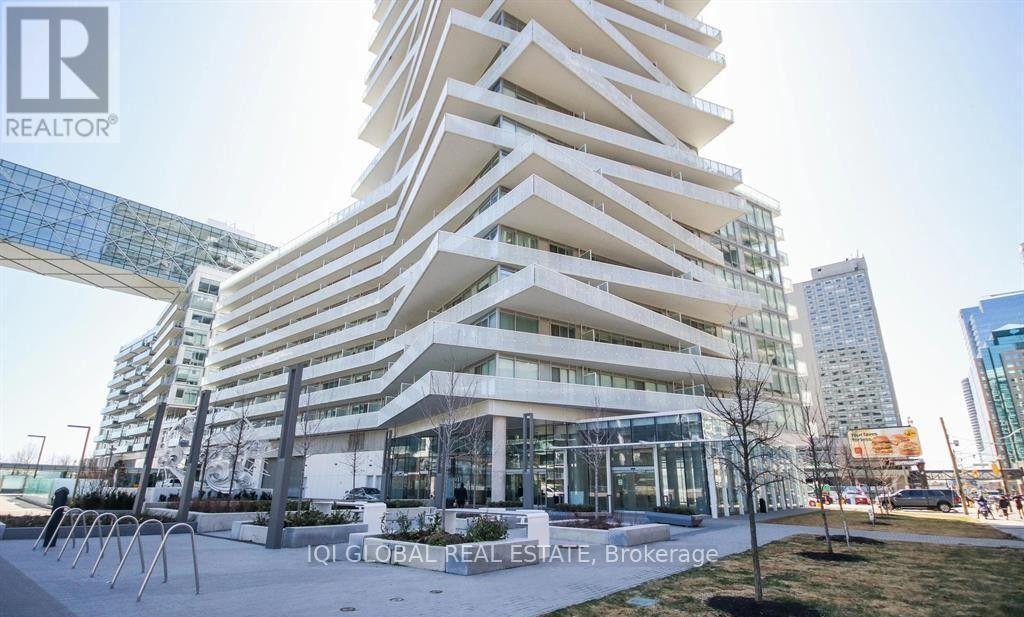 Photo - 15 Queens Quay E Unit 2205