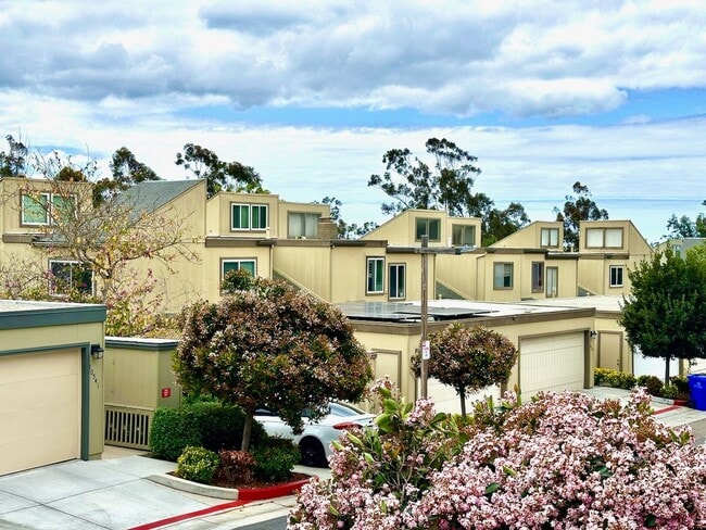 Building Photo - FOR RENT - Beautiful Scripps Ranch Townhome 4BR/2.5BA With Upgrades