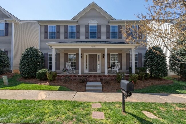 Building Photo - 15609 Troubadour Ln