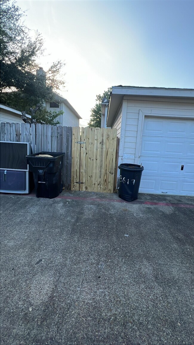 Photo - 8617 Mapletwist St