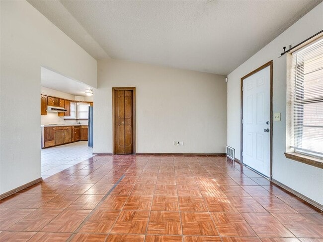 Photo - 837 Briarlane Rd