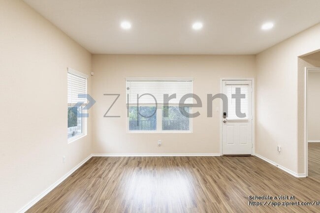 Photo - 1528 Brueggerhoff Rd