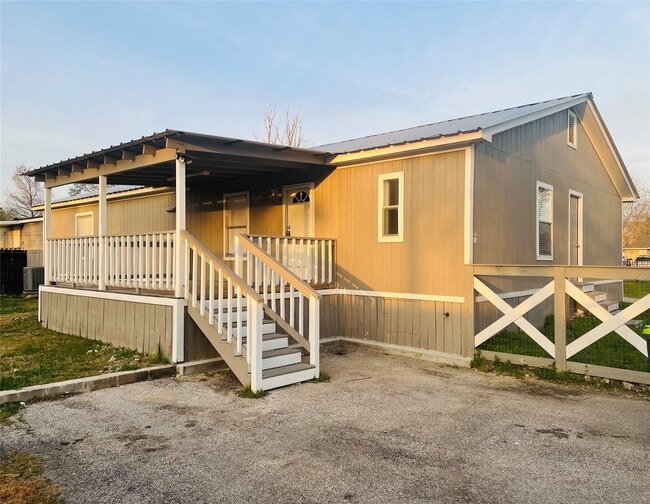 Building Photo - 20647 Shady Ln