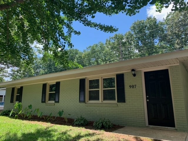 Photo - 907 Boyce St