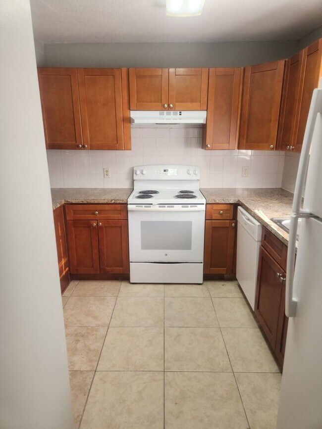 Photo - 2 Bedroom/2 Bath with rear lanai/porch are...
