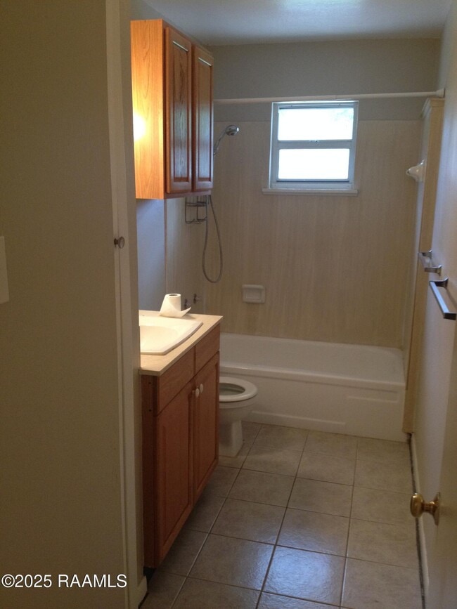 Photo - 1103 Dulles Dr