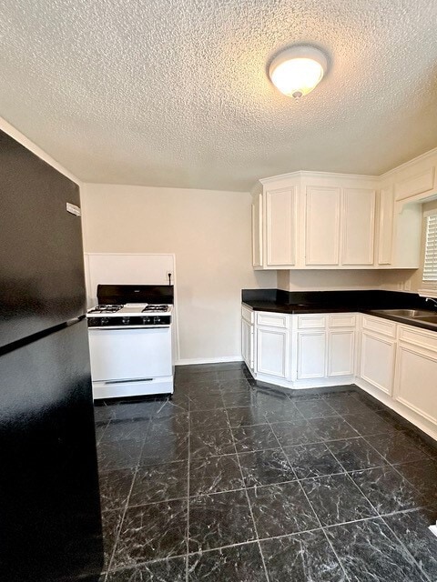 Building Photo - 3903 Lavender St