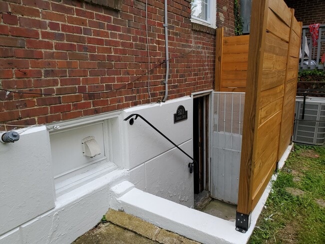 Photo - Cozy split level apartment