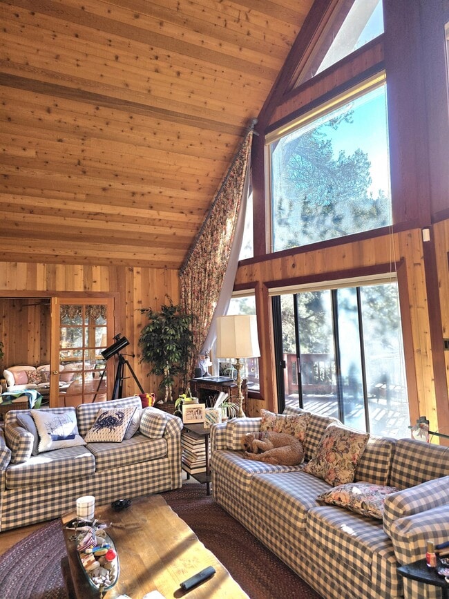 Building Photo - 1921 Bernina Dr