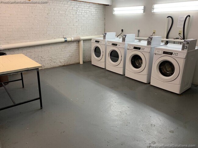 Photo - 142 Davis Ave Unidad 1