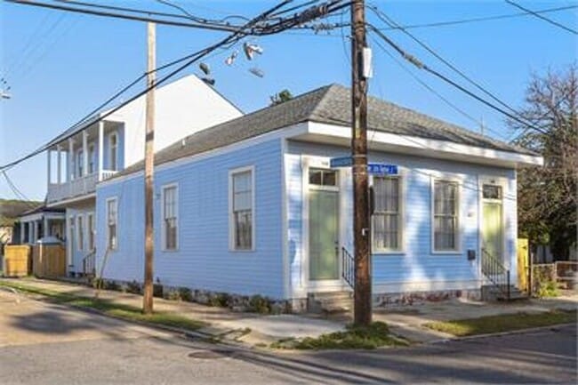 Building Photo - 1527 Reverend John Raphael Jr Way