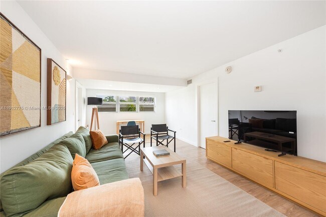 Photo - 1881 Washington Ave Unit 3D