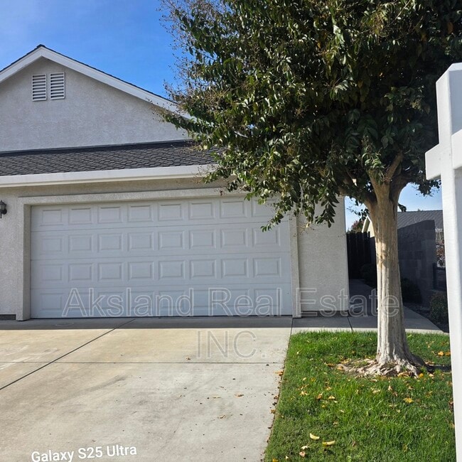 Photo - 421 N Walnut Ave