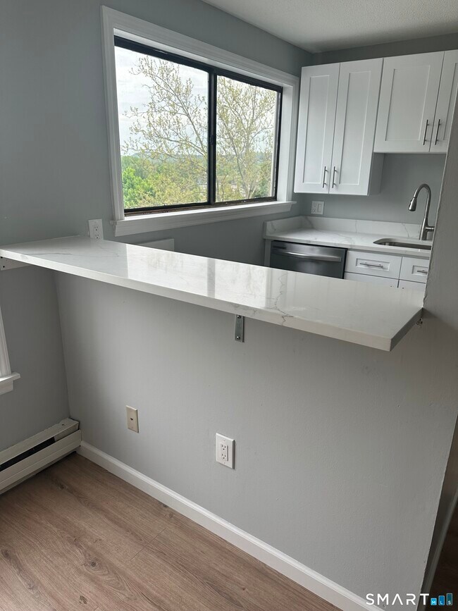 Building Photo - 5 Nabby Rd Unit A49