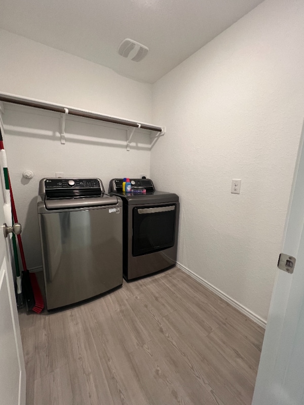 Photo - 8615 Astral Pl