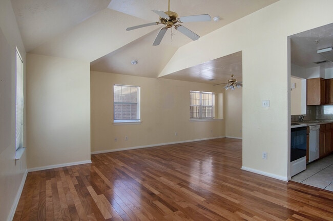 Photo - 1239 Lovett St