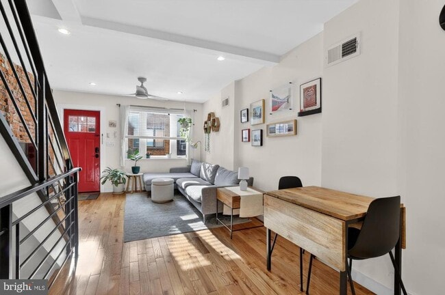 Photo - 741 Watkins St