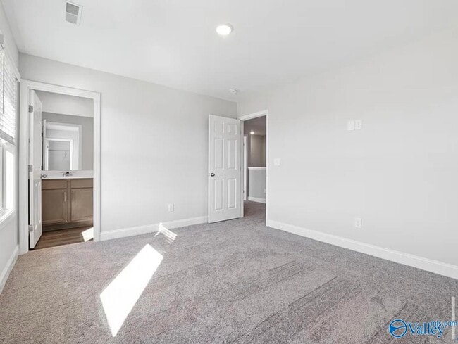 Photo - 142 Ivy Vine Dr
