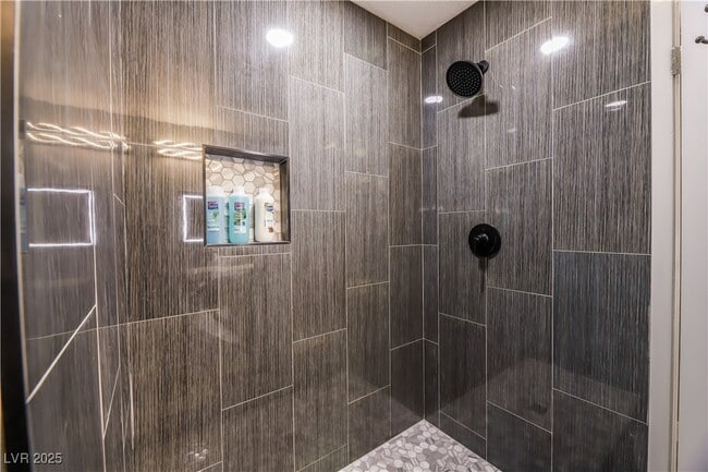 Building Photo - 5301 Opuntia St