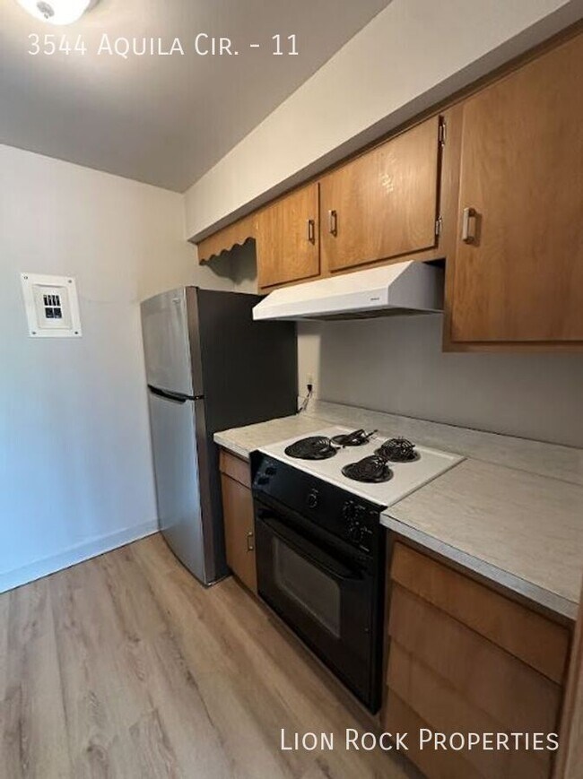 Building Photo - 3544 Aquila Cir Unit 11 Rental
