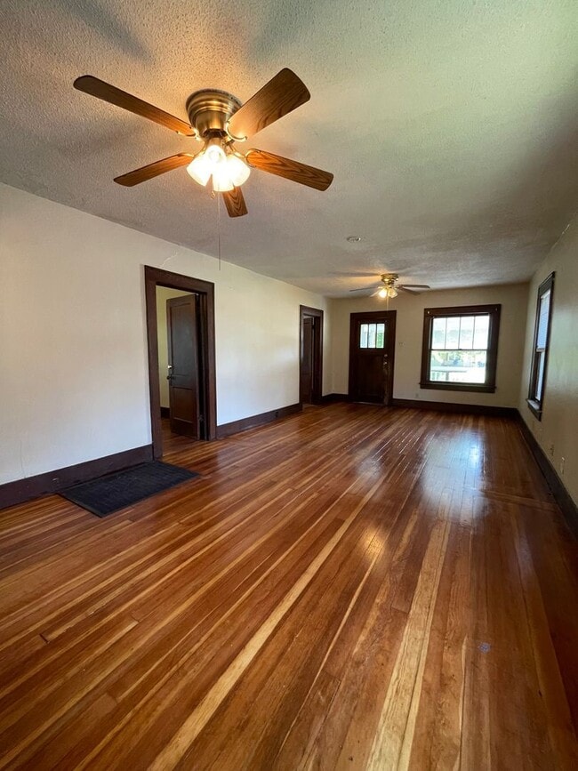 Photo - 1413 Center St