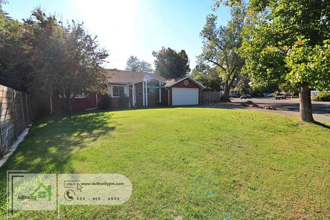 Photo - 2202 Canal Dr