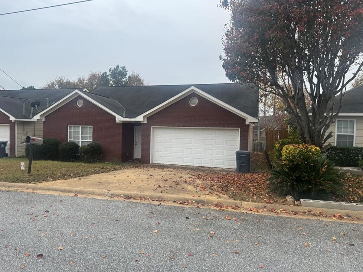 Photo - Cute 3 bedroom 2 bath home Close to Downtown Phenix City and Columbus