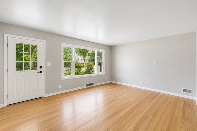 Photo - 710 Grignon St