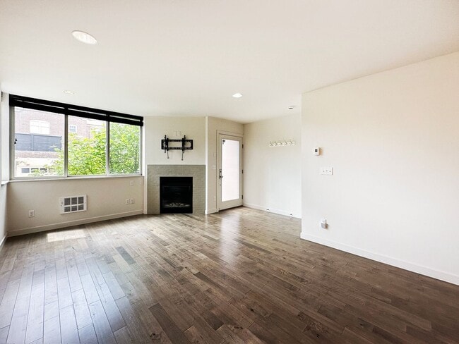 Photo - 3bd/2ba Seattle Townhome