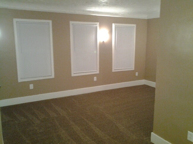 Photo - 3200 Glynn Ct Unit 1 Bedroom