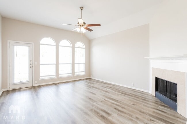 Photo - 2720 Maple Creek Dr