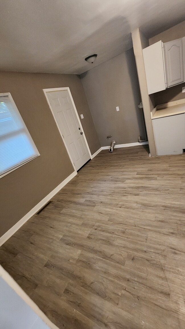 Photo - 864 E 35th Ct