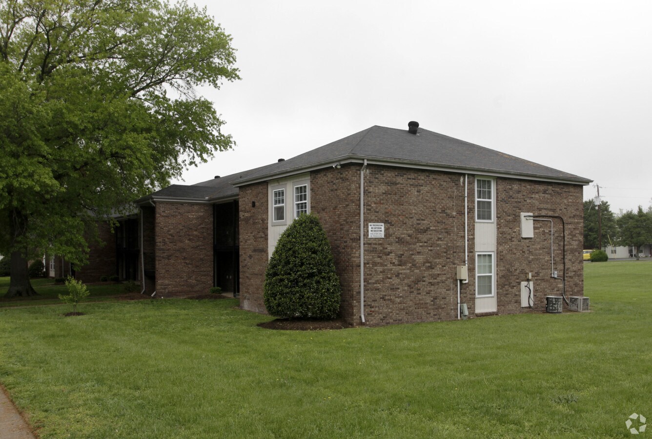 Photo - Liberty Oaks Apartments