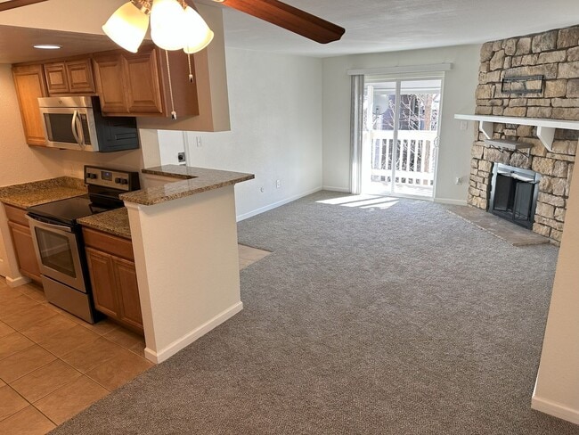 Building Photo - Brandychase at Eastmoor Park 2 Bed 2 Bath Condo! Unit A207