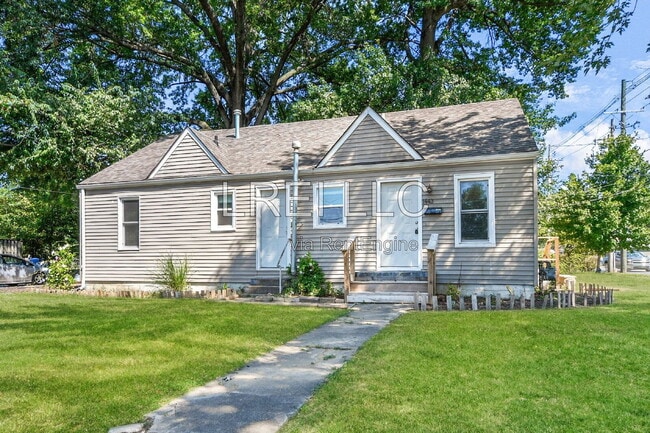 Building Photo - 1443 S 32nd St Unit 2