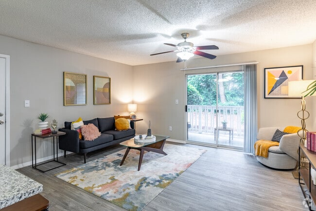 1BR, 1BA - 870SF, Living