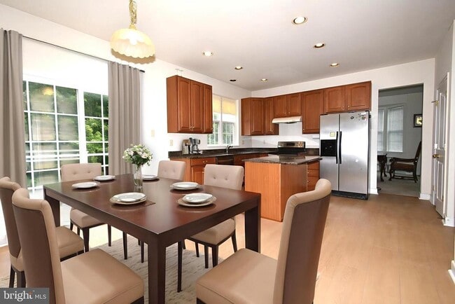 Photo - 8223 Edge Hill Ln