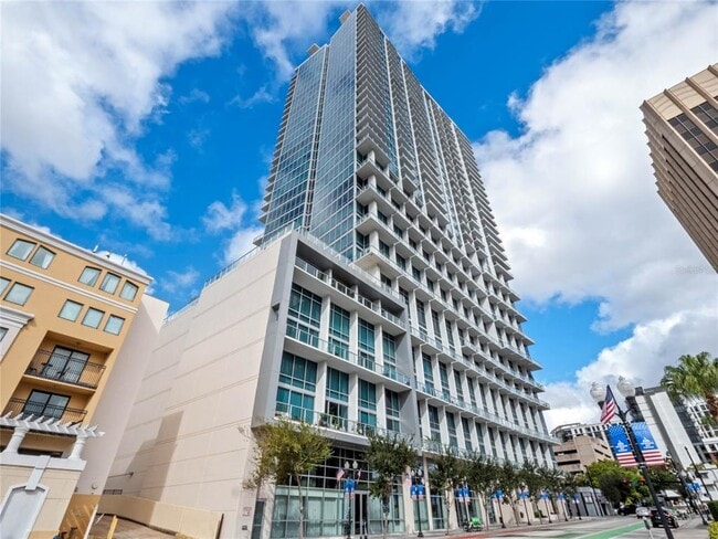 Building Photo - 150 E Robinson St Unit 10A