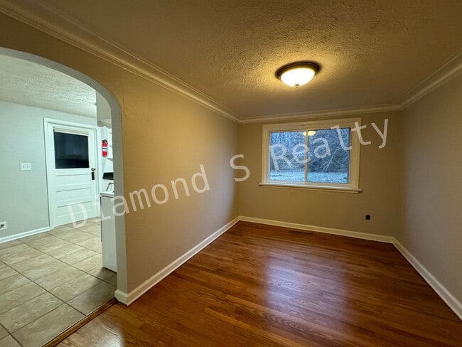 Photo - Gorgeous 2 Bedroom Home Available Early July - Great Location!