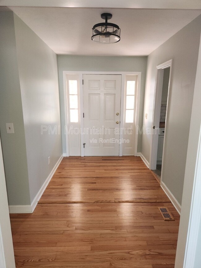 Photo - 1220 Woodmont Dr