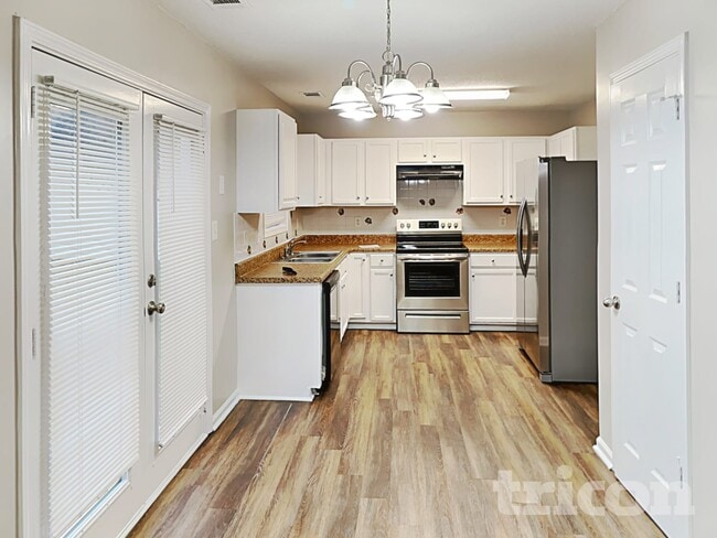 Photo - 6899 Mahonia Pl