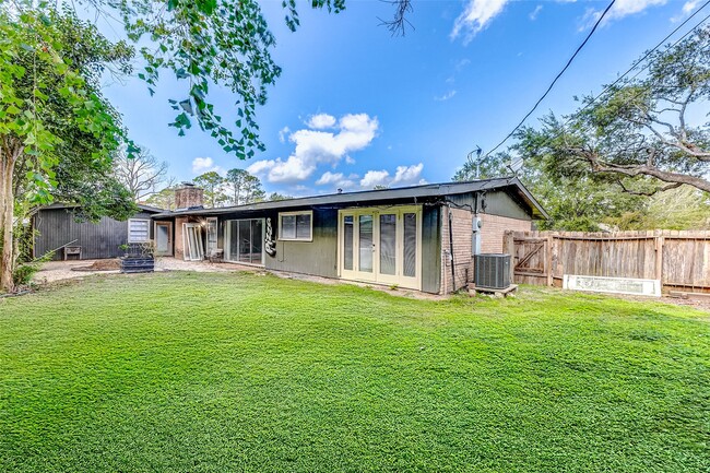 Photo - 5519 Burlinghall Dr