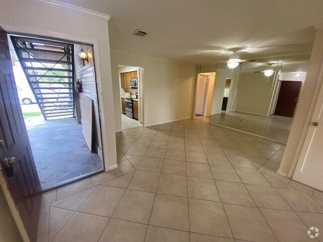 Building Photo - 6666 Harbor Town Dr Unit B101 Rental