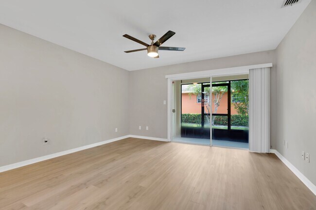 Photo - 4920 Tangerine Ave