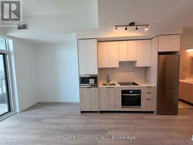 Photo - 1007 The Queensway Unité 1016