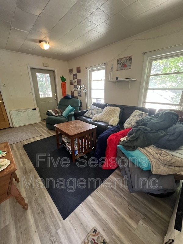 18 East Ave
